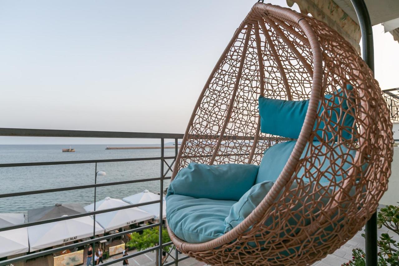 Seafront Kalamata Haven - Blue Luxury Suite Esterno foto