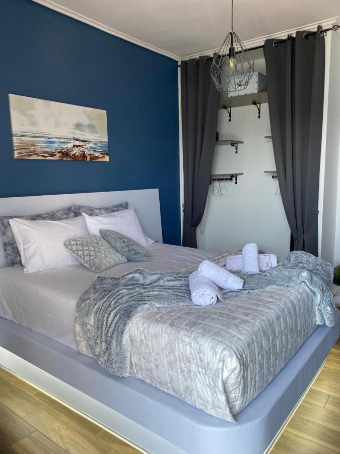 Seafront Kalamata Haven - Blue Luxury Suite Esterno foto